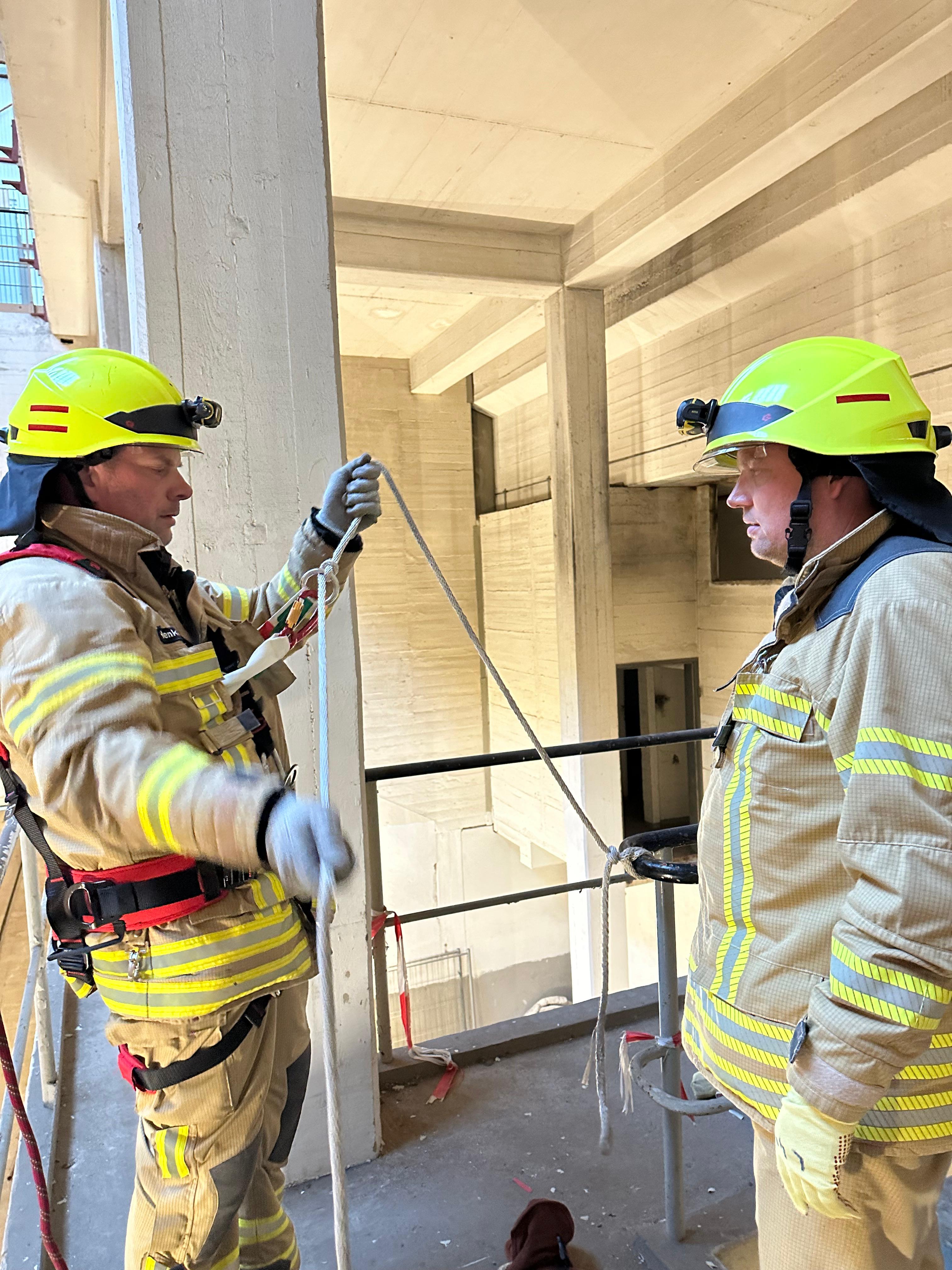 Dienst%202026-04-24%20Abseilen%20Gruppe%202%20%284%29